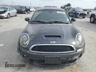 2014 MINI Coupe S z VIN WMWSX3C59ET773064, wystawiony jako Copart lot #42989015 z przebiegiem 135 005 mil mil oraz Szkoda całkowita • Salvage title. Historia ofert i sprzedaży dostępna na DreamBid. Obrazek 5.