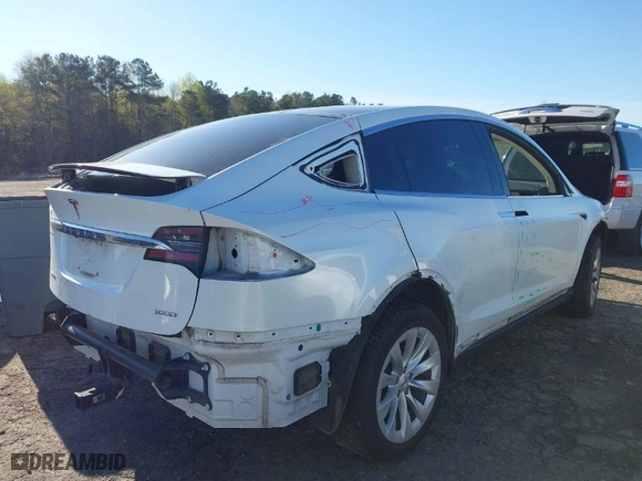 2018 Tesla Model X 75D with VIN 5YJXCDE28JF115455, listed as a IAAI auction lot 41878021 with 87,626 mi miles. Bid and sale history available at carsss.com. Image 4.