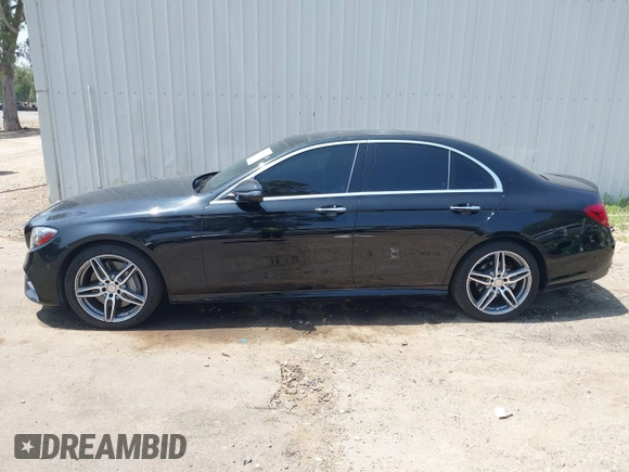2017 Mercedes-Benz E 300 Luxury z VIN WDDZF4KB7HA217326, wystawiony jako IAAI lot #42444259 z przebiegiem 89 335 mil mil oraz . Historia ofert i sprzedaży dostępna na DreamBid. Obrazek 14.