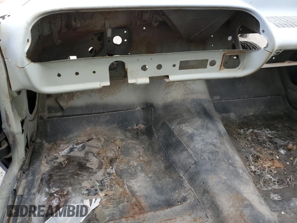 1963 Chevrolet Impala z VIN 31847B122571, wystawiony jako Copart lot #45565345 z przebiegiem Nie podano mil oraz Czysty tytuł • Clean title. Historia ofert i sprzedaży dostępna na DreamBid. Obrazek 9.