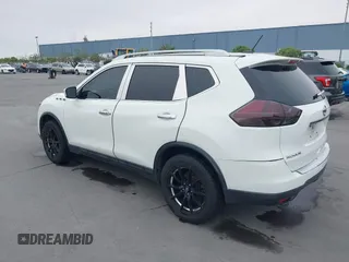 2016 Nissan Rogue SL with VIN 5N1AT2MT4GC784277, listed as a IAAI auction lot 42174881 with 117,566 mi miles. Bid and sale history available at carsss.com. Image 3.