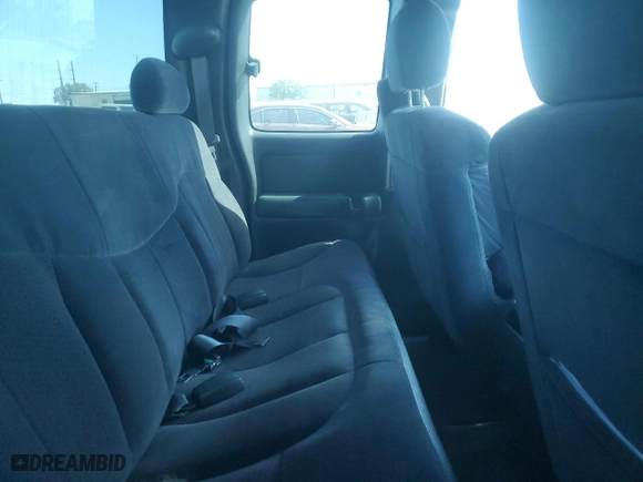 2000 Chevrolet Silverado 1500 LS with VIN 2GCEC19T8Y1399661, listed as a Copart auction lot 76661874 with 328,468 mi miles and Clean Title. Bid and sale history available at carsss.com. Image 10.