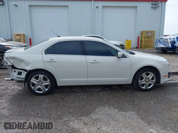 2011 Ford Fusion SE with VIN 3FAHP0HG3BR140455, listed as a IAAI auction lot 42020910 with 90,916 mi miles. Bid and sale history available at carsss.com. Image 14.
