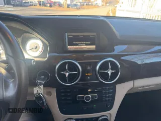 2013 Mercedes-Benz GLK GLK 350 with VIN WDCGG8JB0DF983820, listed as a Copart auction lot 88170915 with 140,918 mi miles and Clean Title. Bid and sale history available at carsss.com. Image 9.