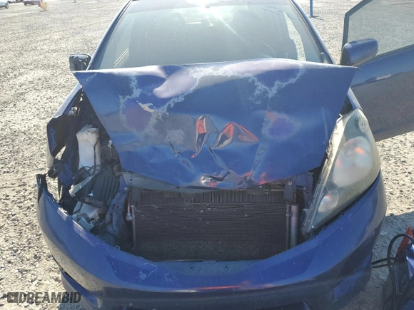 2013 Honda Fit Sport with VIN JHMGE8H5XDC007040, listed as a Copart auction lot 50697925 with 238,190 mi miles and Salvage Title. Bid and sale history available at carsss.com. Image 13.