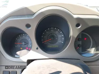 2003 Nissan Frontier SE z VIN 1N6ED29X43C402027, wystawiony jako IAAI lot #42252471 z przebiegiem 104 233 mil mil oraz . Historia ofert i sprzedaży dostępna na DreamBid. Obrazek 7.