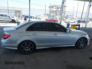 2014 Mercedes-Benz C 250 Sport с VIN WDDGF4HB5ER319638, выставлен на аукционе IAAI как лот 42478233 с пробегом 142 947 миль миль и . История ставок и продаж доступна на DreamBid. Изображение 13.