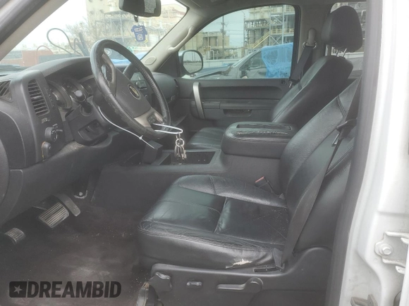2013 Chevrolet Silverado 1500 LT with VIN 3GCPKSE79DG114204, listed as a Copart auction lot 44384635 with 223,506 mi miles and Salvage Title. Bid and sale history available at DreamBid. Image 7.