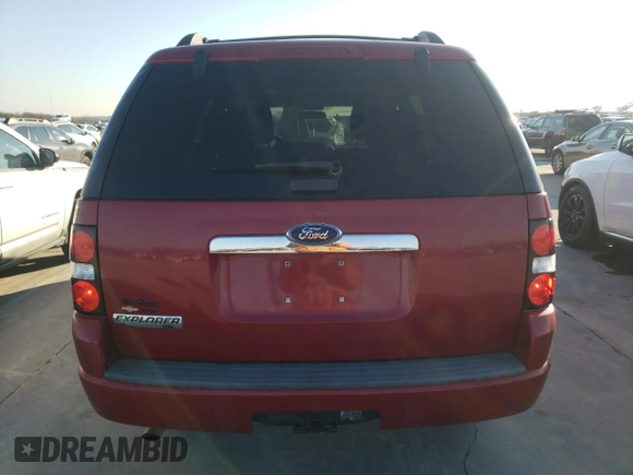 2010 Ford Explorer XLT z VIN 1FMEU6DE8AUA12003, wystawiony jako Copart lot #82814403 z przebiegiem 119 721 mil mil oraz Szkoda całkowita • Salvage title. Historia ofert i sprzedaży dostępna na DreamBid. Obrazek 6.