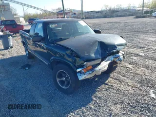 2003 Chevrolet S-10 with VIN 1GCCS19H038283804, listed as a IAAI auction lot 42018334 with 171,940 mi miles and . Bid and sale history available at DreamBid. Image 1.