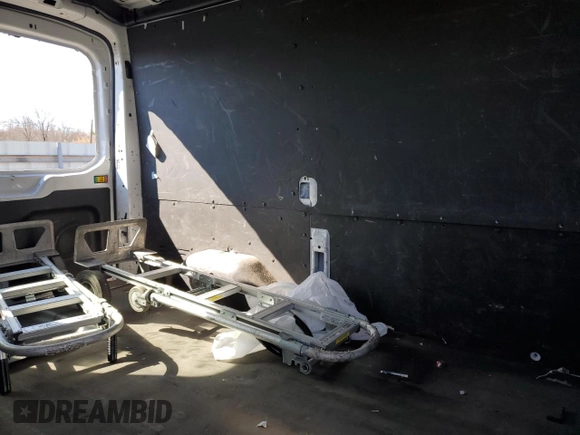 2022 Ford Transit Cargo z VIN 1FTBR1C89NKA67892, wystawiony jako Copart lot #49484705 z przebiegiem 76 174 mil mil oraz Szkoda całkowita • Salvage title. Historia ofert i sprzedaży dostępna na DreamBid. Obrazek 11.