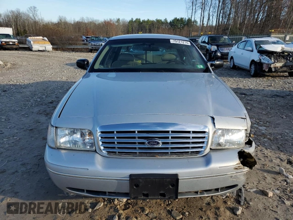 1998 Ford Crown Victoria Police z VIN 2FAFP71W9WX149346, wystawiony jako Copart lot #79121214 z przebiegiem 179 286 mil mil oraz Tytuł czysty. Historia ofert i sprzedaży dostępna na DreamBid. Obrazek 5.