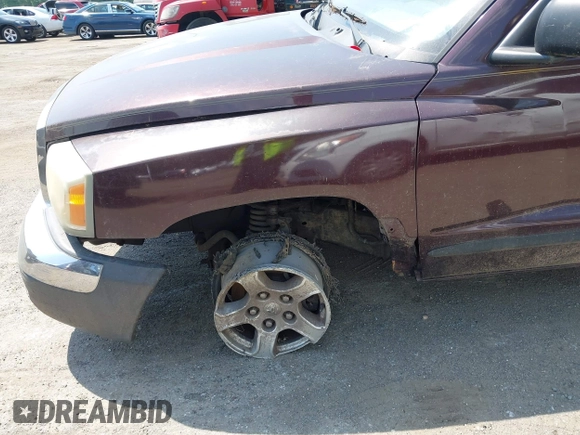 2005 Dodge Dakota SLT with VIN 1D7HE42N05S193871, listed as a IAAI auction lot 42587320 with 130,122 mi miles and . Bid and sale history available at DreamBid. Image 6.