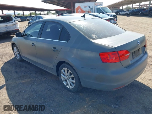 2014 Volkswagen Jetta SE с VIN 3VWD17AJ3EM420318, выставлен на аукционе IAAI как лот 42454507 с пробегом 96 332 миль миль и . История ставок и продаж доступна на DreamBid. Изображение 3.