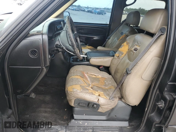 2002 Chevrolet Avalanche with VIN 3GNEC13T12G165778, listed as a Copart auction lot 79427234 with 275,313 mi miles and Salvage Title. Bid and sale history available at DreamBid. Image 7.