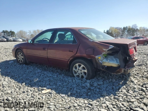 2000 Toyota Camry CE z VIN 4T1BG22K4YU645684, wystawiony jako Copart lot #50883715 z przebiegiem 263 664 mil mil oraz Szkoda całkowita • Salvage title. Historia ofert i sprzedaży dostępna na DreamBid. Obrazek 2.