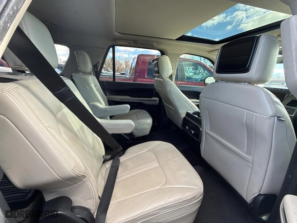 2020 Ford Expedition Max Platinum with VIN 1FMJK1MTXLEA51033, listed as a Copart auction lot 87427274 with 92,841 mi miles and Clean Title. Bid and sale history available at carsss.com. Image 6.