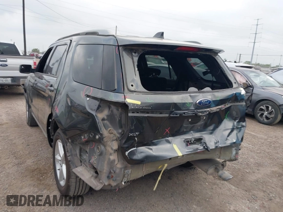 2018 Ford Explorer XLT z VIN 1FM5K7D80JGC54112, wystawiony jako IAAI lot #41947904 z przebiegiem 126 800 mil mil oraz . Historia ofert i sprzedaży dostępna na DreamBid. Obrazek 3.
