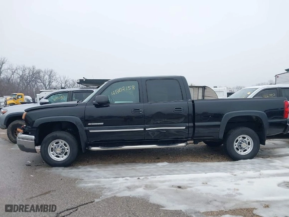 2003 Chevrolet Silverado 2500HD LS with VIN 1GCHK23U23F214612, listed as a IAAI auction lot 41307158 with 95,012 mi miles. Bid and sale history available at carsss.com. Image 15.
