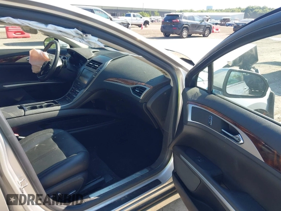 2014 Lincoln MKZ Hybrid with VIN 3LN6L2LU5ER822663, listed as a IAAI auction lot 42656735 with 122,025 mi miles and . Bid and sale history available at DreamBid. Image 5.