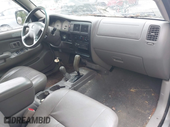 2001 Toyota Tacoma with VIN 5TEHN72N81Z840101, listed as a IAAI auction lot 42201024 with 133,958 mi miles and . Bid and sale history available at carsss.com. Image 5.