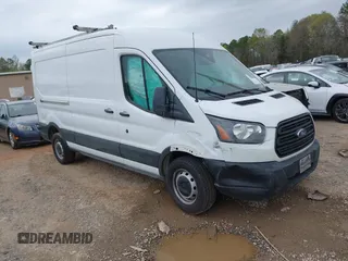 2019 Ford Transit z VIN 1FTYR2CM8KKA13993, wystawiony jako IAAI lot #41955116 z przebiegiem 91 395 mil mil oraz . Historia ofert i sprzedaży dostępna na DreamBid. Obrazek 1.