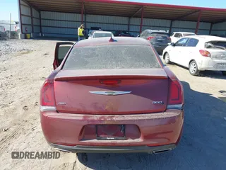 2018 Chrysler 300 with VIN 2C3CCAGG0JH269100, listed as a IAAI auction lot 41448431 with 91,034 mi miles. Bid and sale history available at carsss.com. Image 15.