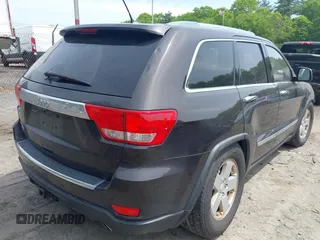 2011 Jeep Grand Cherokee Overland z VIN 1J4RR6GT2BC700758, wystawiony jako IAAI lot #42260235 z przebiegiem 98 609 mil mil oraz . Historia ofert i sprzedaży dostępna na DreamBid. Obrazek 4.
