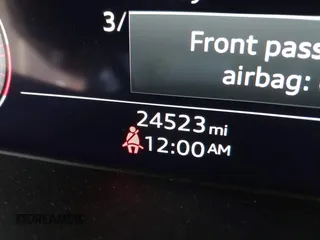 2022 Audi Q5 S line Premium Plus z VIN WA1EAAFY5N2027089, wystawiony jako IAAI lot #39093168 z przebiegiem 24 523 mil mil oraz . Historia ofert i sprzedaży dostępna na DreamBid. Obrazek 15.
