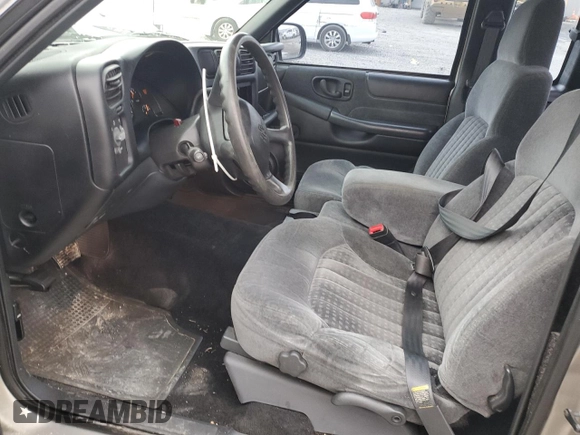2001 Chevrolet S-10 LS with VIN 1GCCS19511K102618, listed as a Copart auction lot 42387565 with 201,606 mi miles and Salvage Title. Bid and sale history available at DreamBid. Image 7.