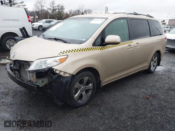 2011 Toyota Sienna LE AAS with VIN 5TDKK3DCXBS096325, listed as a IAAI auction lot 40997772 with 192,742 mi miles. Bid and sale history available at carsss.com. Image 18.