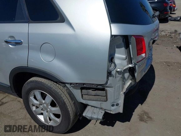 2013 Kia Sorento LX with VIN 5XYKT4A6XDG356336, listed as a IAAI auction lot 42503679 with 236,752 mi miles and . Bid and sale history available at DreamBid. Image 18.