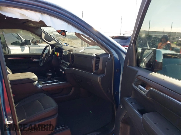 2024 GMC Sierra 1500 SLT with VIN 3GTPHDEDXRG299077, listed as a IAAI auction lot 41415109 with 16,141 mi miles and . Bid and sale history available at DreamBid. Image 5.