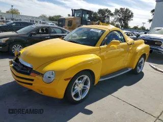 2005 Chevrolet SSR LS z VIN 1GCES14H75B120735, wystawiony jako Copart lot #75568344 z przebiegiem Nie podano mil oraz Szkoda całkowita • Salvage title. Historia ofert i sprzedaży dostępna na DreamBid. Obrazek 1.
