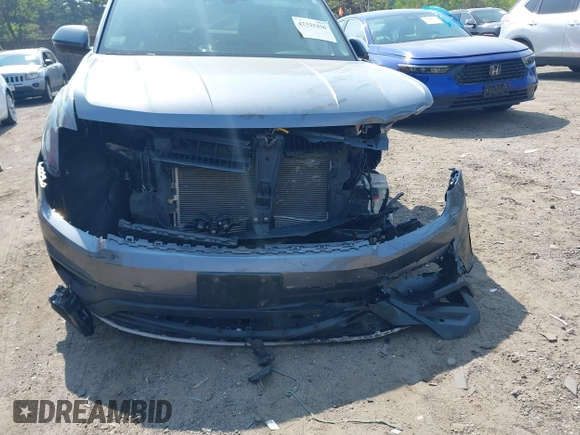 2019 Volkswagen Atlas SEL Premium с VIN 1V2NR2CA5KC605594, выставлен на аукционе IAAI как лот 42335436 с пробегом 73 122 миль миль и . История ставок и продаж доступна на DreamBid. Изображение 6.