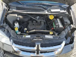 2018 Dodge Grand Caravan SXT z VIN 2C4RDGCG1JR216380, wystawiony jako Copart lot #53644485 z przebiegiem 104 600 mil mil oraz Szkoda całkowita • Salvage title. Historia ofert i sprzedaży dostępna na DreamBid. Obrazek 12.