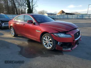 2018 Jaguar XF 25t Premium with VIN SAJBJ4FX6JCY55188, listed as a Copart auction lot 84970934 with 33,338 mi miles and Salvage Title. Bid and sale history available at carsss.com. Image 4.