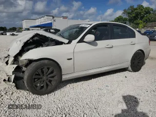 2011 BMW 3 Series 328i with VIN WBAPH7G54BNN06015, listed as a Copart auction lot 45019305 with 0 mi miles and Salvage Title. Bid and sale history available at carsss.com. Image 1.