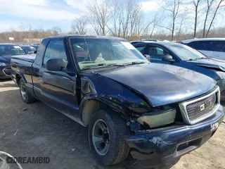 2003 GMC Sonoma SLS with VIN 1GTCS19X538118757, listed as a IAAI auction lot 41794576 with 184,482 mi miles. Bid and sale history available at carsss.com. Image 1.