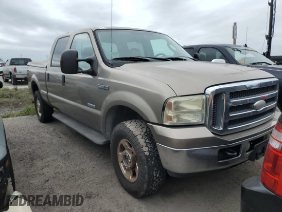 2005 Ford F-250 XL with VIN 1FTSW21P65ED22554, listed as a Copart auction lot 75177884 with 308,817 mi miles and Salvage Title. Bid and sale history available at DreamBid. Image 4.