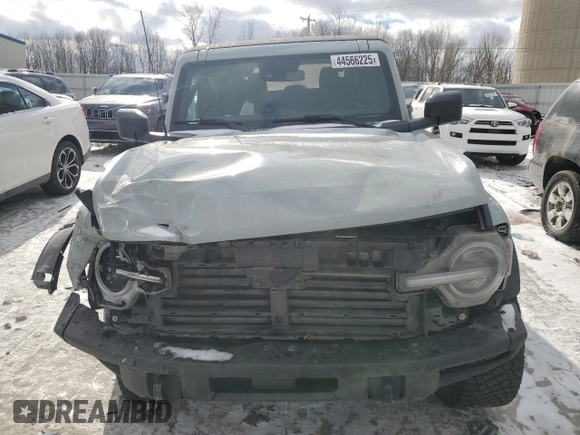 2022 Ford Bronco with VIN 1FMEE5DP9NLB17931, listed as a Copart auction lot 44566225 with 43,739 mi miles and Salvage Title. Bid and sale history available at carsss.com. Image 5.
