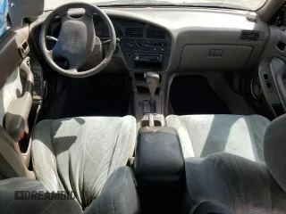 1993 Toyota Camry LE with VIN JT2SK12E4P0112014, listed as a Copart auction lot 52822095 with 249,458 mi miles and Salvage Title. Bid and sale history available at carsss.com. Image 8.