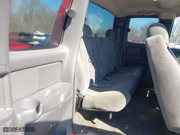 2003 Chevrolet Silverado 1500 LS with VIN 2GCEK19T931230082, listed as a IAAI auction lot 41625382 with 204,638 mi miles. Bid and sale history available at carsss.com. Image 8.