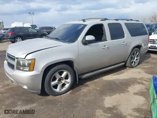 2007 Chevrolet Suburban LT with VIN 1GNFK16327J210722, listed as a IAAI auction lot 41899366 with 1 mi miles. Bid and sale history available at carsss.com. Image 2.