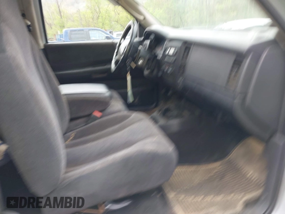 2003 Dodge Dakota Sport with VIN 1D7HG32N13S132871, listed as a IAAI auction lot 42059965 with 125,408 mi miles and . Bid and sale history available at carsss.com. Image 5.
