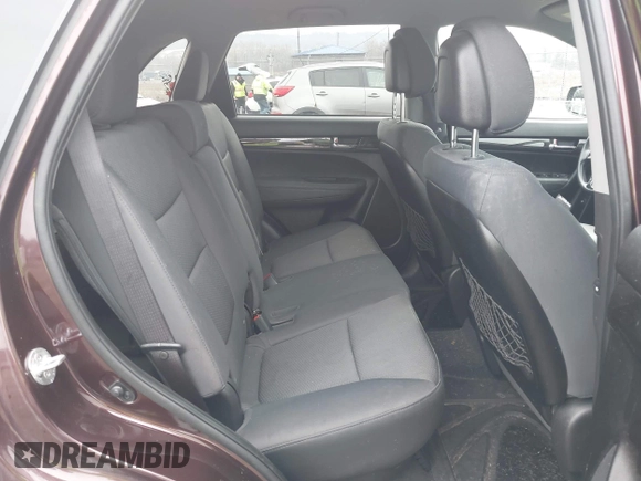 2012 Kia Sorento LX with VIN 5XYKTDA60CG189368, listed as a IAAI auction lot 41492733 with 104,349 mi miles. Bid and sale history available at carsss.com. Image 8.