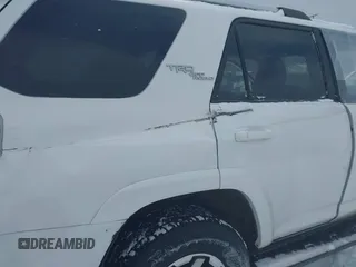 2018 Toyota 4Runner SR5 with VIN JTEBU5JR9J5519118, listed as a IAAI auction lot 41622686 with 92,178 mi miles. Bid and sale history available at carsss.com. Image 6.