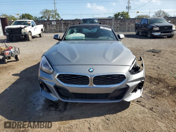 2025 BMW Z4 sDrive30i with VIN WBAHF3C04SWY38298, listed as a Copart auction lot 85193904 with 0 mi miles and Non Repairable. Bid and sale history available at carsss.com. Image 5.
