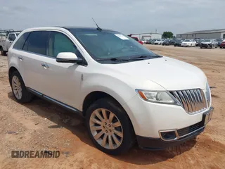 2012 Lincoln MKX z VIN 2LMDJ6JKXCBL00343, wystawiony jako IAAI lot #42209316 z przebiegiem 119 410 mil mil oraz . Historia ofert i sprzedaży dostępna na DreamBid. Obrazek 1.