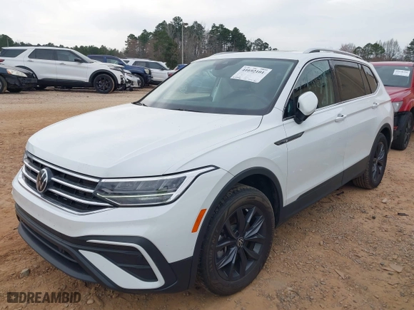 2022 Volkswagen Tiguan SE with VIN 3VV3B7AX7NM035703, listed as a IAAI auction lot 41692101 with 53,979 mi miles. Bid and sale history available at carsss.com. Image 2.